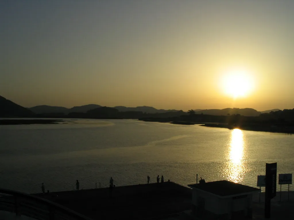 Atardecer sobre la bahía de Santoña